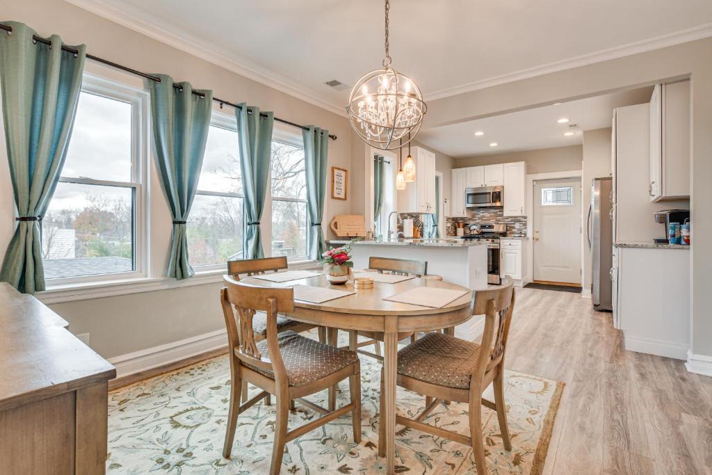 Evanston Apartment | Family Apartment w/Deck + Yard Near Northwestern