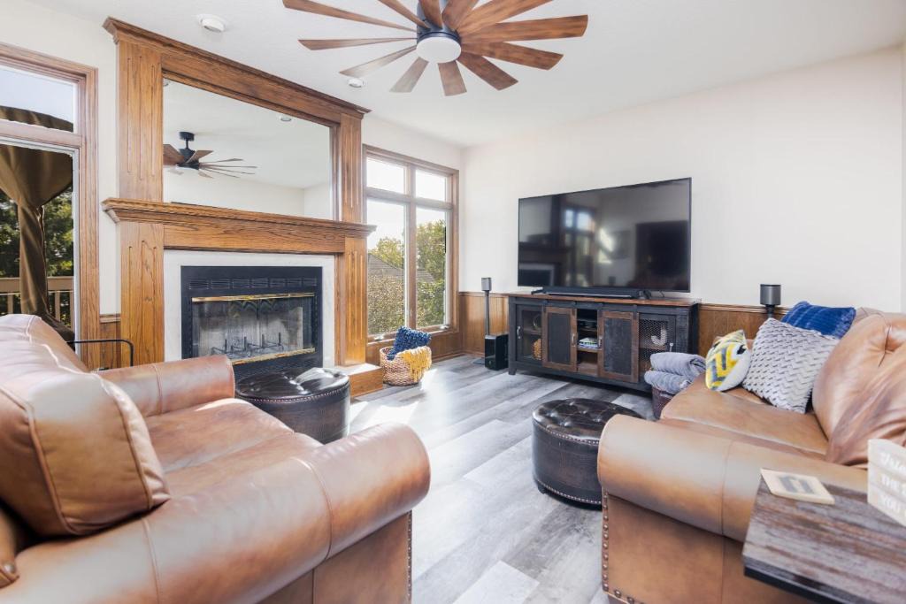 Clive House | Family Friendly 5 BR Home with Hot Tub & Game Room