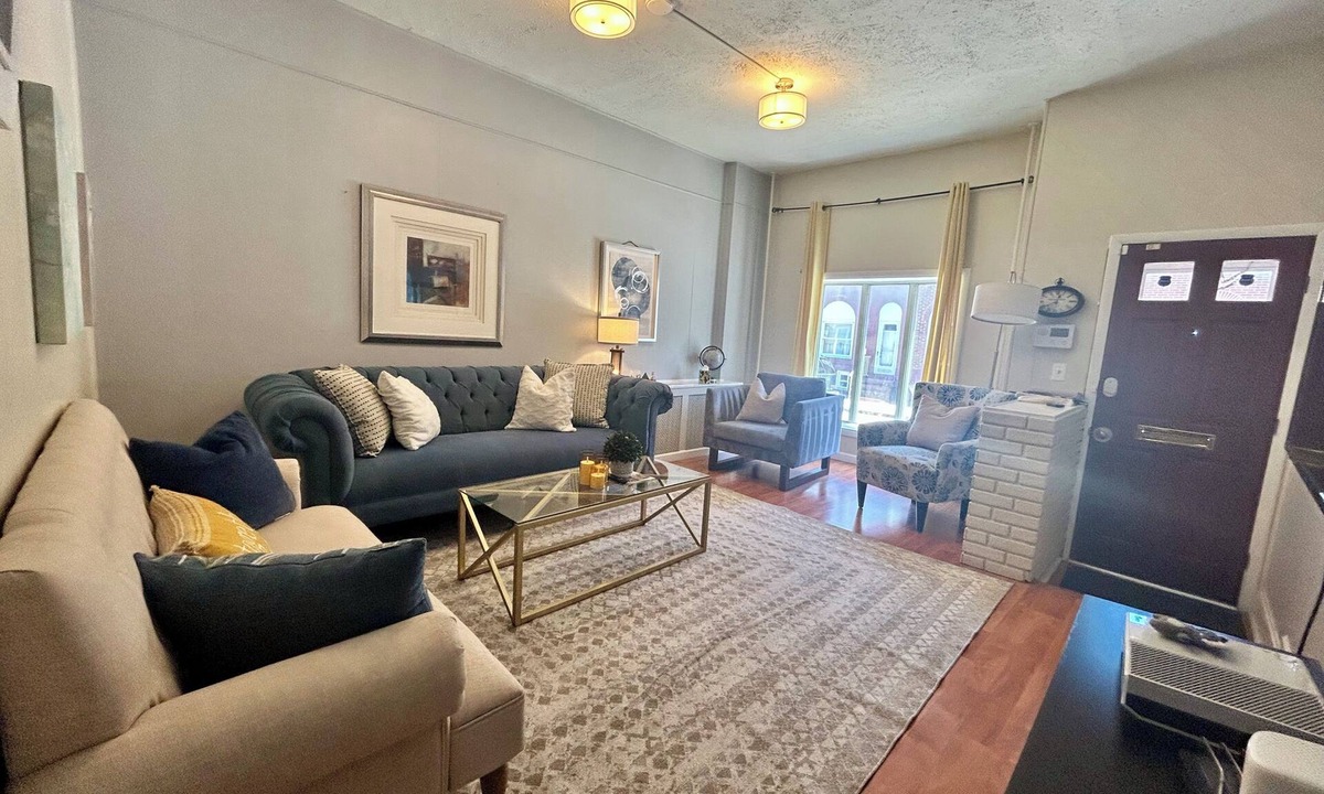 South Baltimore House | Family-Friendly Federal Hill Townhome 3BR 2BA 2 car Parking Walkable Near BWI