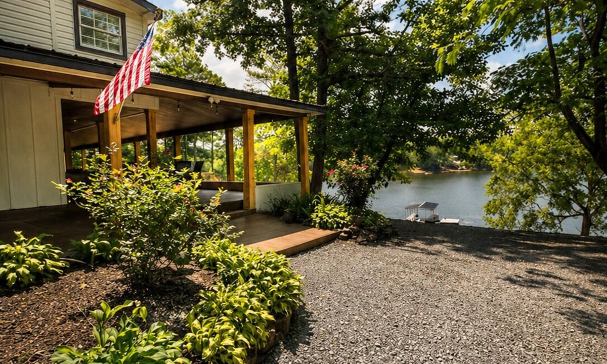 Cullman House | Family Friendly Lake House