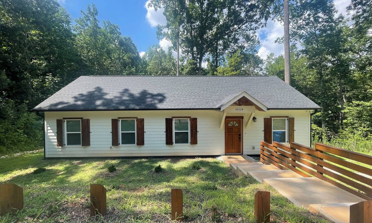 Mint Hill House | Family-Friendly Mint Hill Retreat