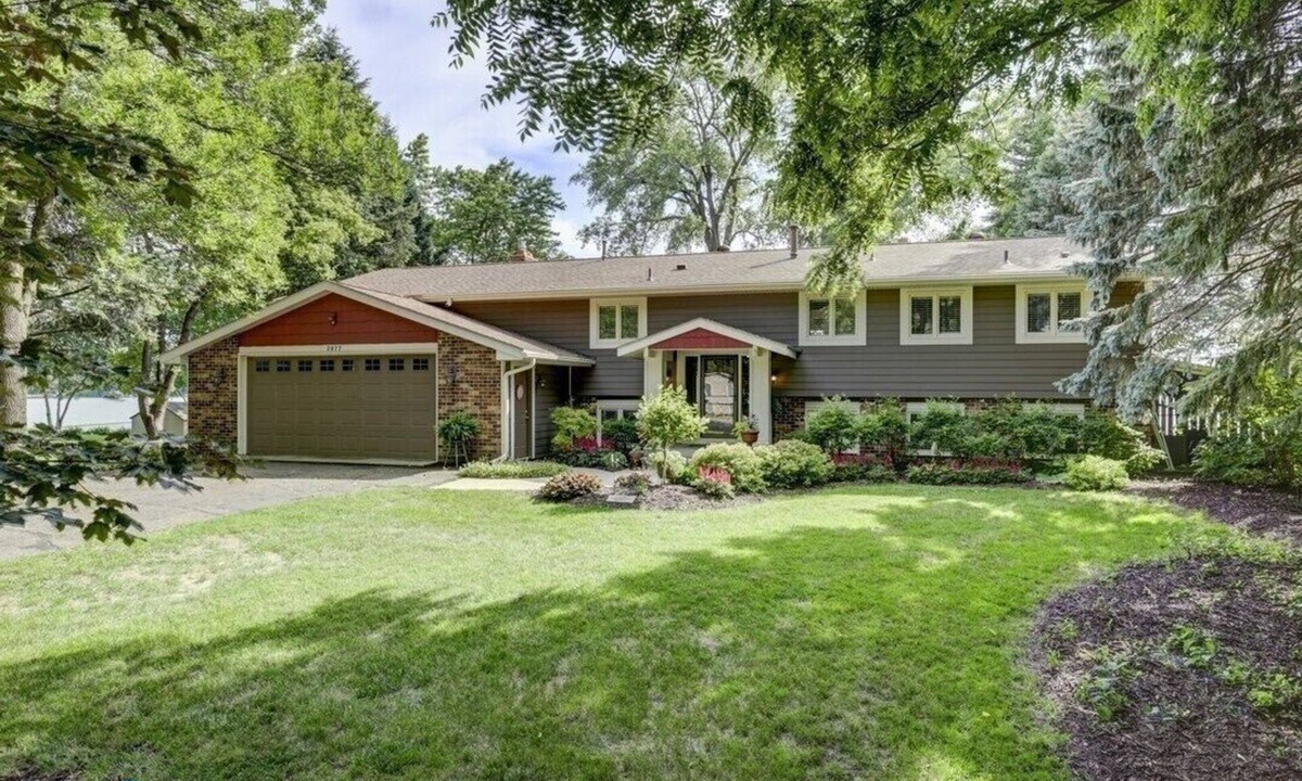 Prior Lake House | Family-Friendly, Waterfront Home With Open Floor Plan And Beautiful Lake Views!