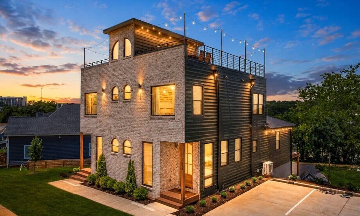 Knoxville Villa | Family Getaway | Theater + Arcade
