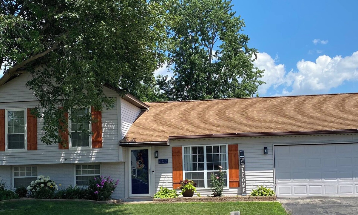 Cedar Rapids House | Family Home in Quiet Neighborhood