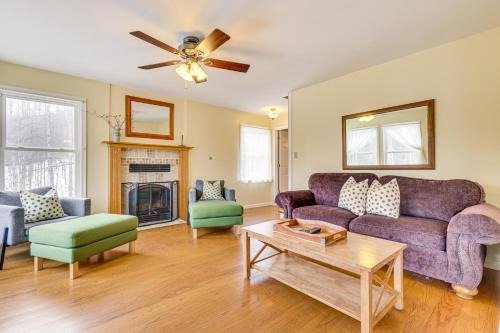 Haywood House | Family Home w/Game Room & Decks in Etlan!