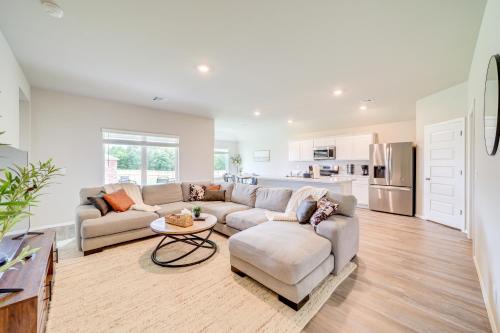 Broken Arrow House | Family Home w/Large Yard & Patio in Broken Arrow!