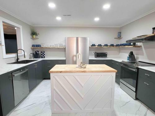 Decatur House | Family Retreat Prime Location in Decatur