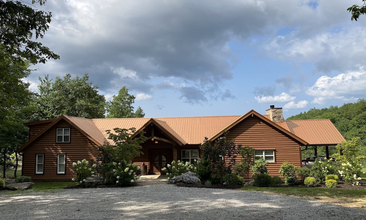 Tracy City Cabin | Farmhouse/Cabin
