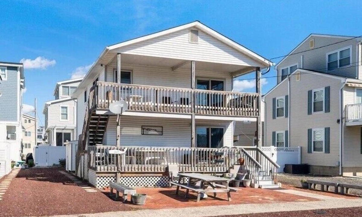 Townsend's Inlet House | Favorable Southend – Lovely Bay View Duplex