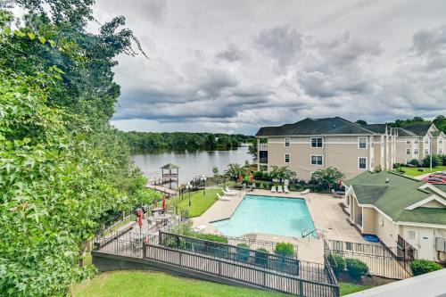 Westover House | Fayetteville Autumn Escape: Lake Views + Home Gym