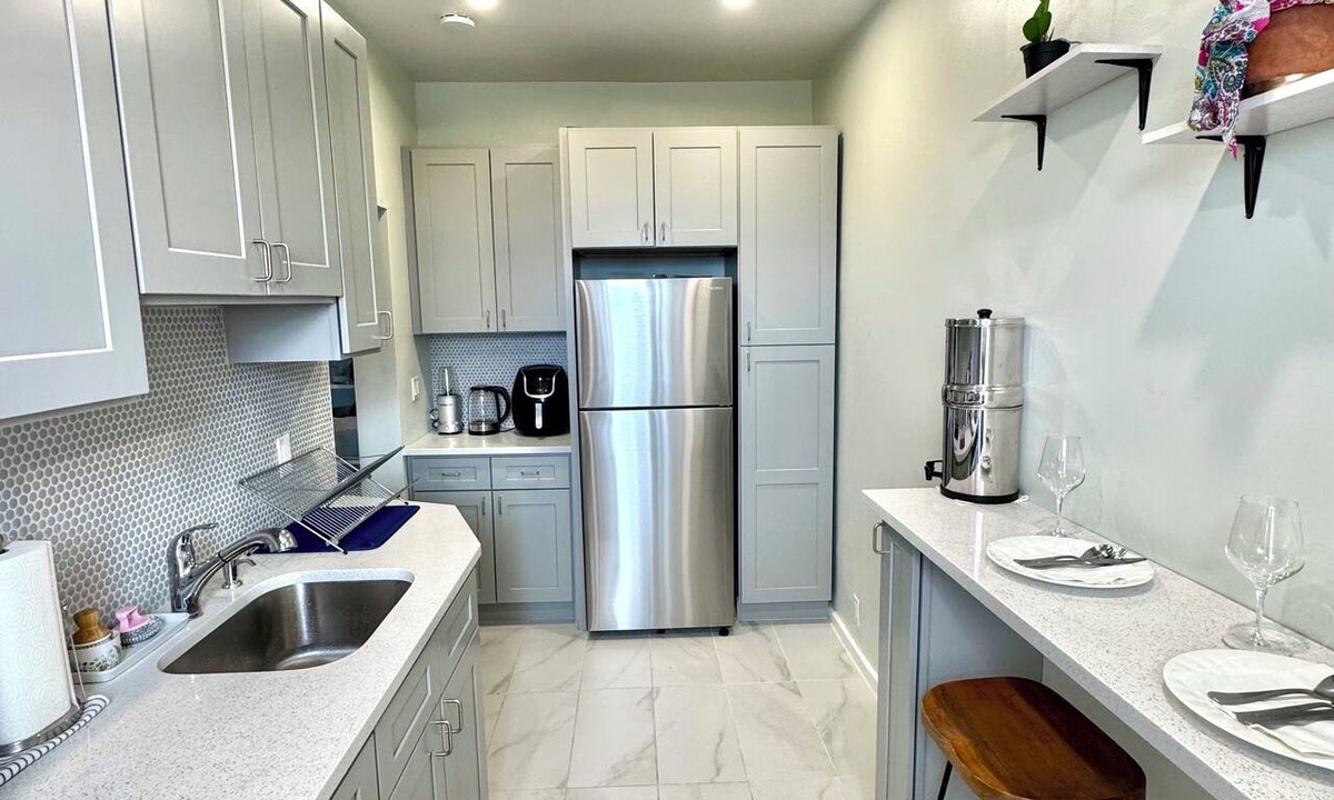 West Side Condo | FIFA World Cup 2026 · Sunny Prewar 1BR · King Bed · Park Views · 30min NYC