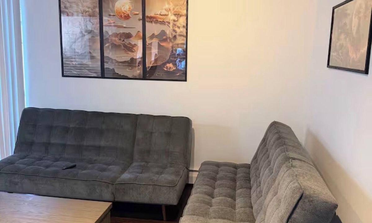 Glenolden Apartment | Major international sporting event Stay Sleeps 6 3-Min Walk to Train Easy Access to Philadelphia