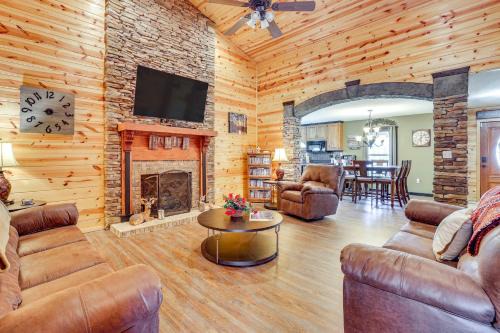 Trenton House | Fire Pit + Game Room: Lakefront Escape in Trenton!