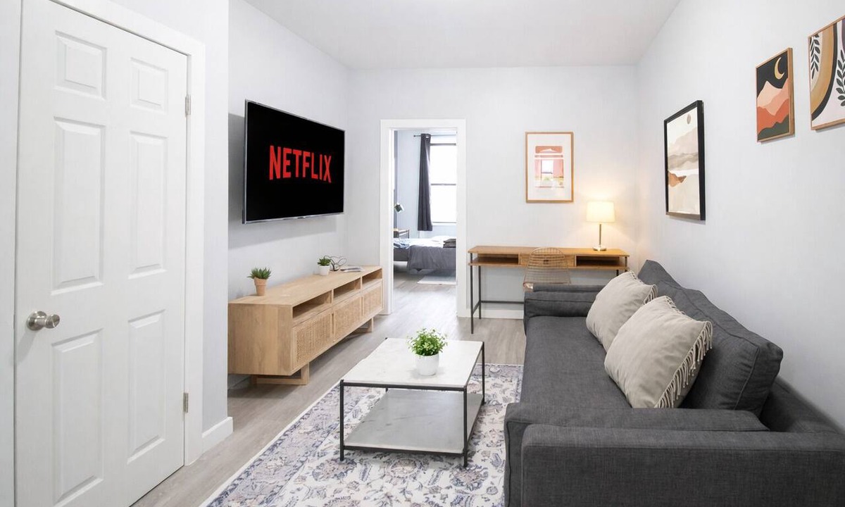 Hoboken Condo | 𖡡 First Street Flat - 1BR Apt just 15 Min to NYC