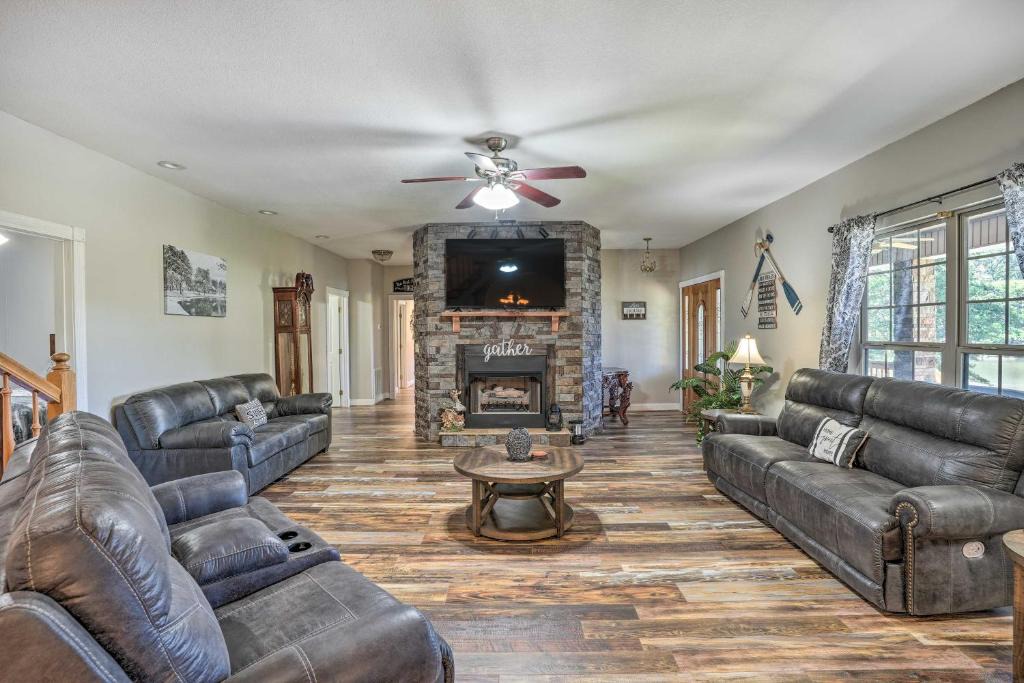 Trenton House | Fish, Kayak & More: Lakefront Georgia Home