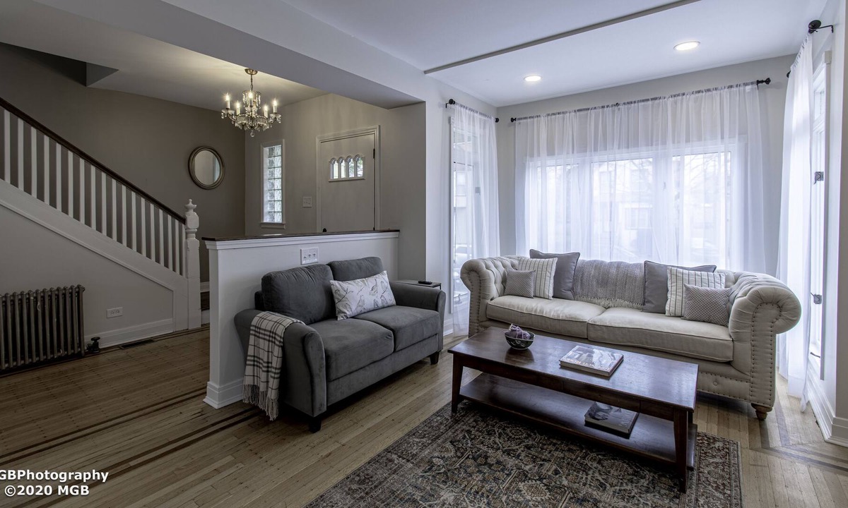 Irving Park House | Five bedroom, two bath single family home with plenty of living and dining space