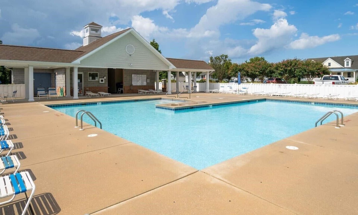 Villages of Five Points Condo | Five Points! Stunning 2BR Condo Pools Tennis Restaurants Shops