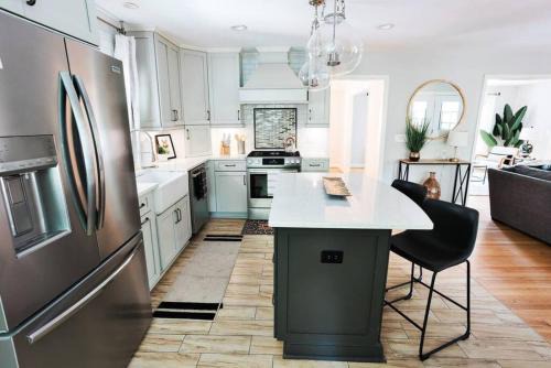 Forest Acres House | Forest Lake Retreat Ft Jackson