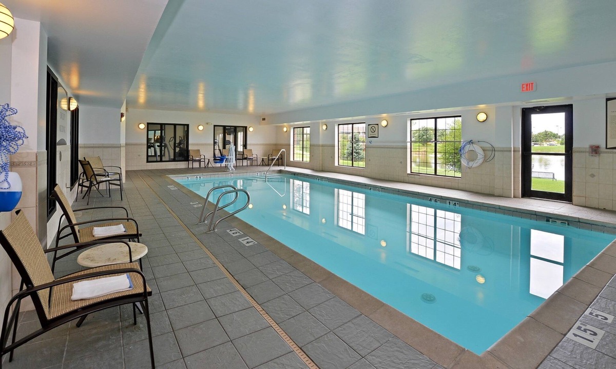 West Des Moines Condo | Free Breakfast, Free Wi-Fi | Indoor Pool, Hot Tub, Business Center