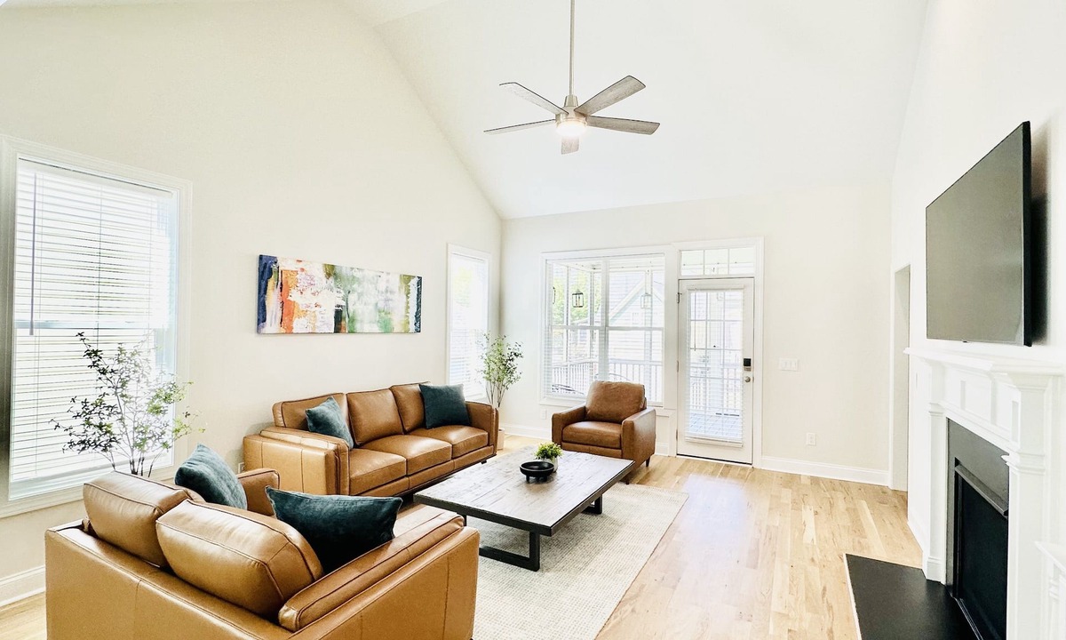 Apex House | Fresh and Modern Cottage