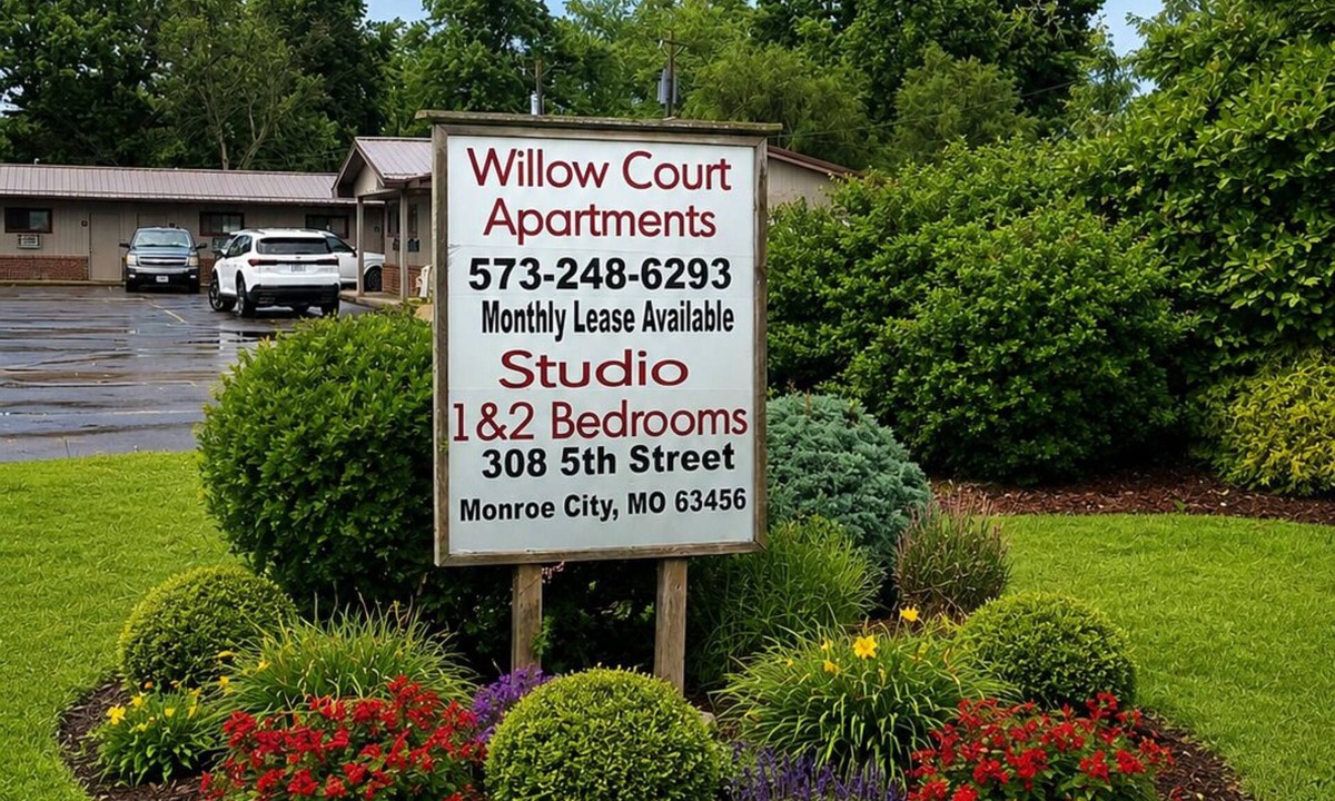 Monroe City Apartment | Fully Furnished, Apartment near Mark Twain Lake , Sleeps 4-Boat Parking No pets