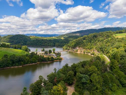 Butler House | Garretts Getaway at Watauga Lake