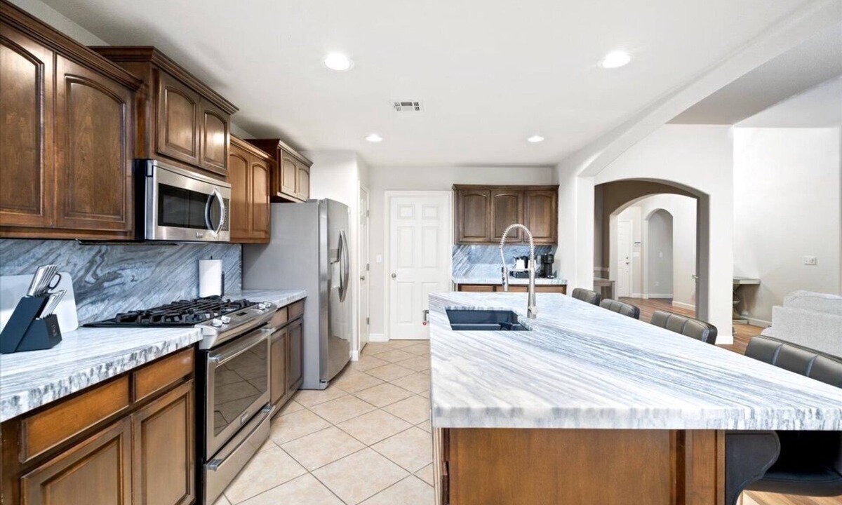 Bixby House | Glamorous Fox Hollow located in Bixby, OK