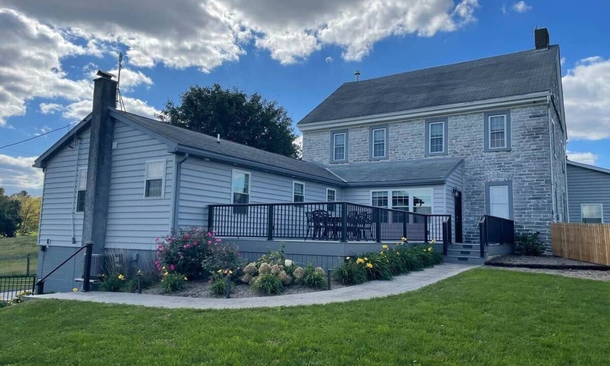Leacock-Leola-Bareville House | Glenbrook Farm Guesthouse