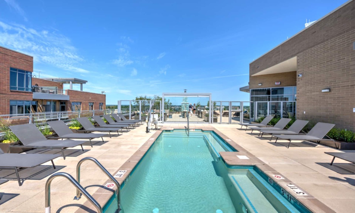 Woodmont Triangle Apartment | Global Luxury Suites Bethesda Chevy Chase