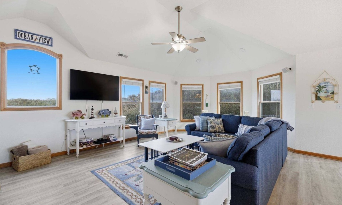 Corolla House | Golf & Surf 7BR: Private Pool, 5 Min to Beach