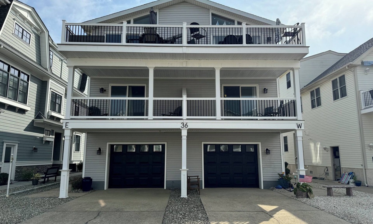 Townsend's Inlet House | GOOD VIEWS - beach block townhouse is perfect for that next vacation at the shore in the Southend