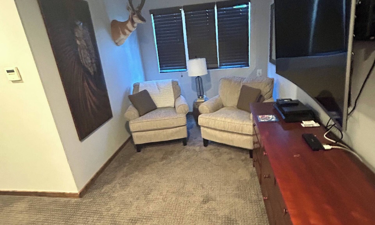 Arley House | Gorgeous 1-Bedroom Guest Suite on Charming Lake Property