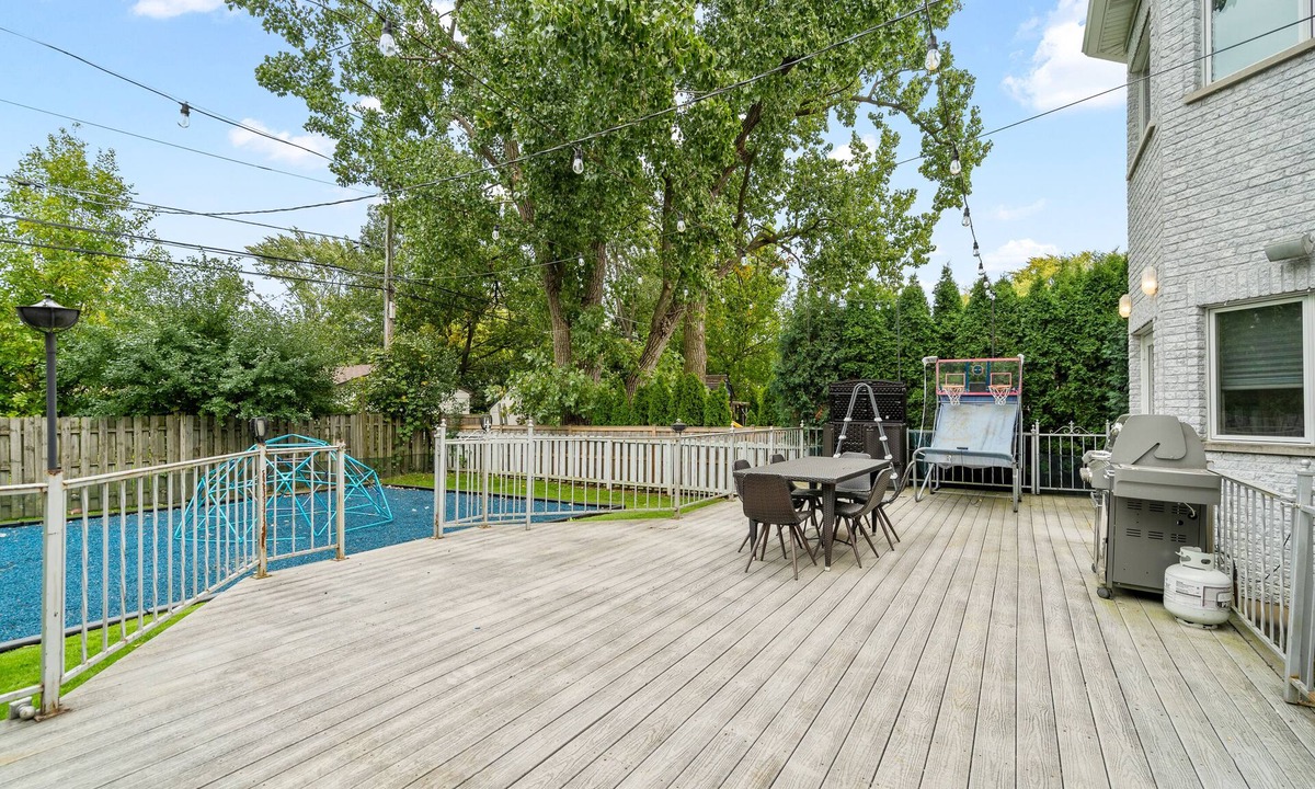Skokie House | Gorgeous 15BD & 5.5BR House w/Ninja Gym - Skokie!