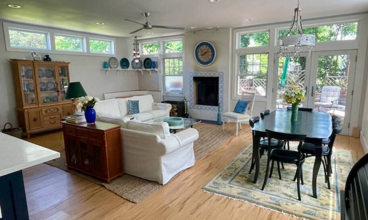 Venable House | Gorgeous & Airy Custom Downtown Dream Home