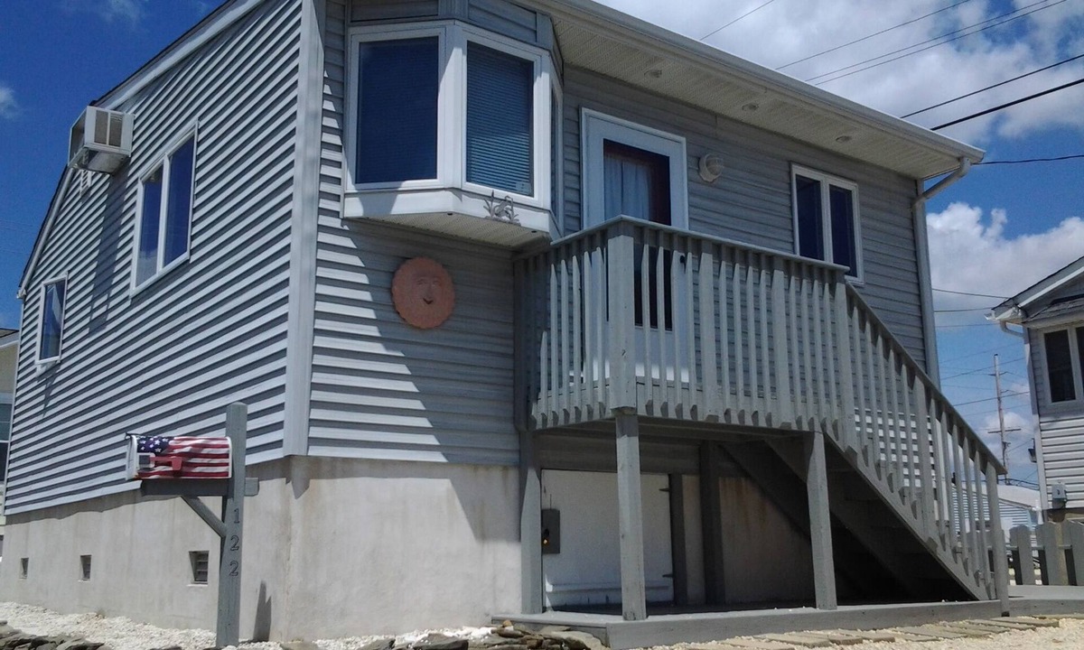 Dover Beaches North House | Gorgeous Beach Home. 1 Block to Ocean & Bay… Summer 2026 Available 1 week left!
