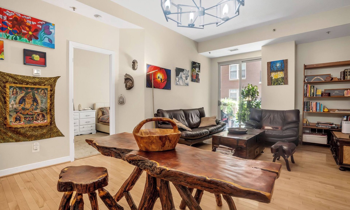 Bethesda Condo | Gorgeous Condo in Downtown Bethesda, metro to DC