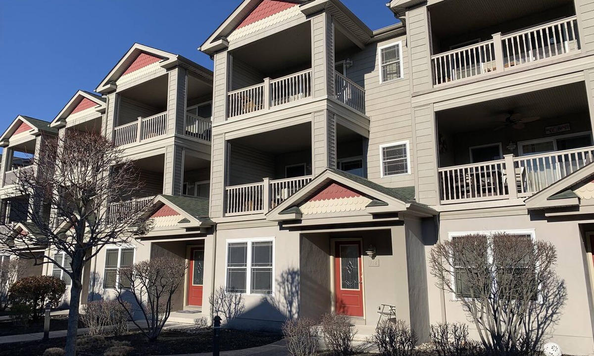 Wildwood Condo | Gorgeous Property with a Beautiful Courtyard & Pool!
