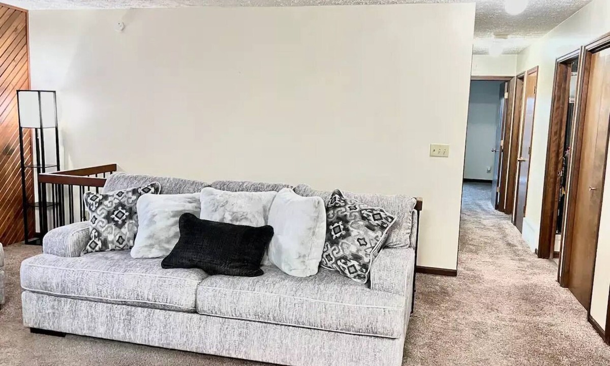 Grand Island Condo | Grand Island Northside Condo 2-bedroom w/d