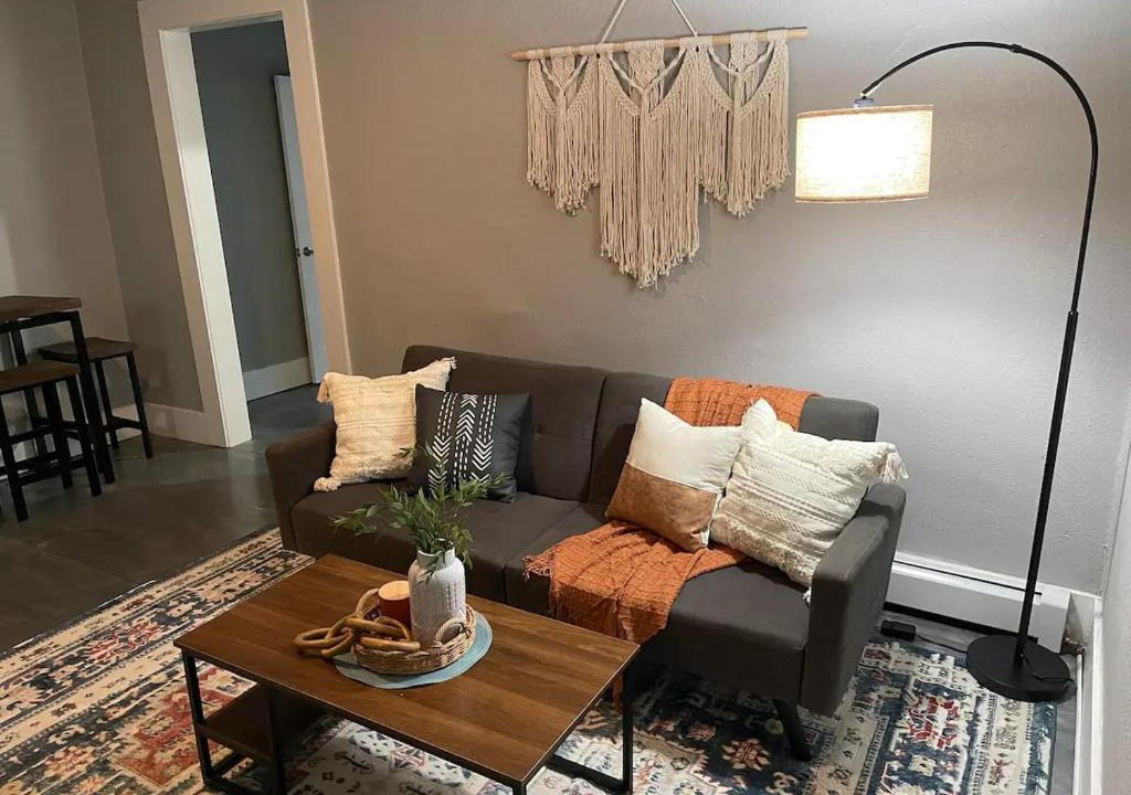Sherman Hill Apartment | Great 2 bedroom getaway near downtown