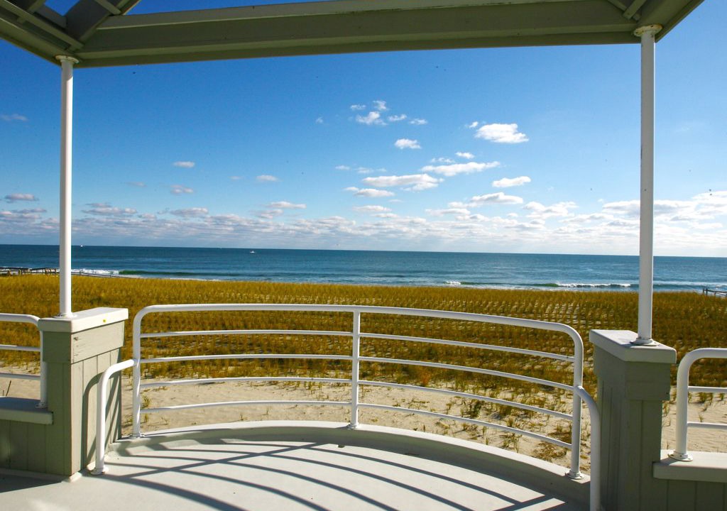 Harvey Cedars House | Great Oceanfront House In Harvey Cedars -Great Beach And Close To All Amenities