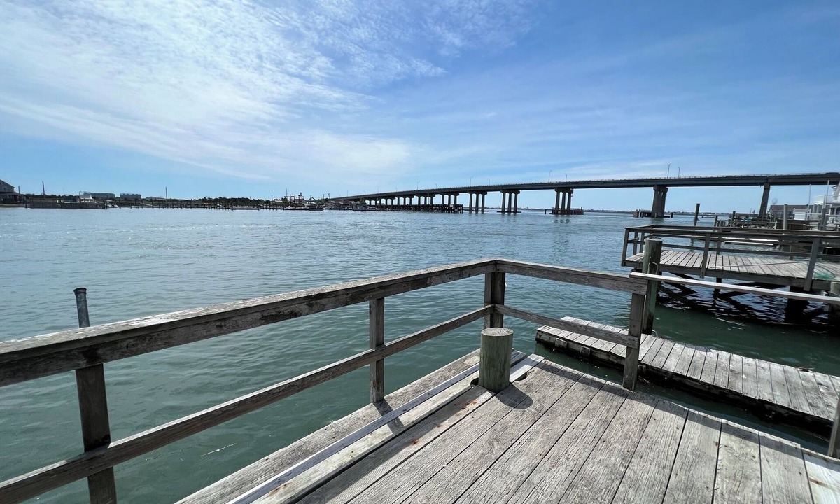 Green Creek House | Great Striper Fishing! Bay Front Cottage Enjoy your Private Dock.