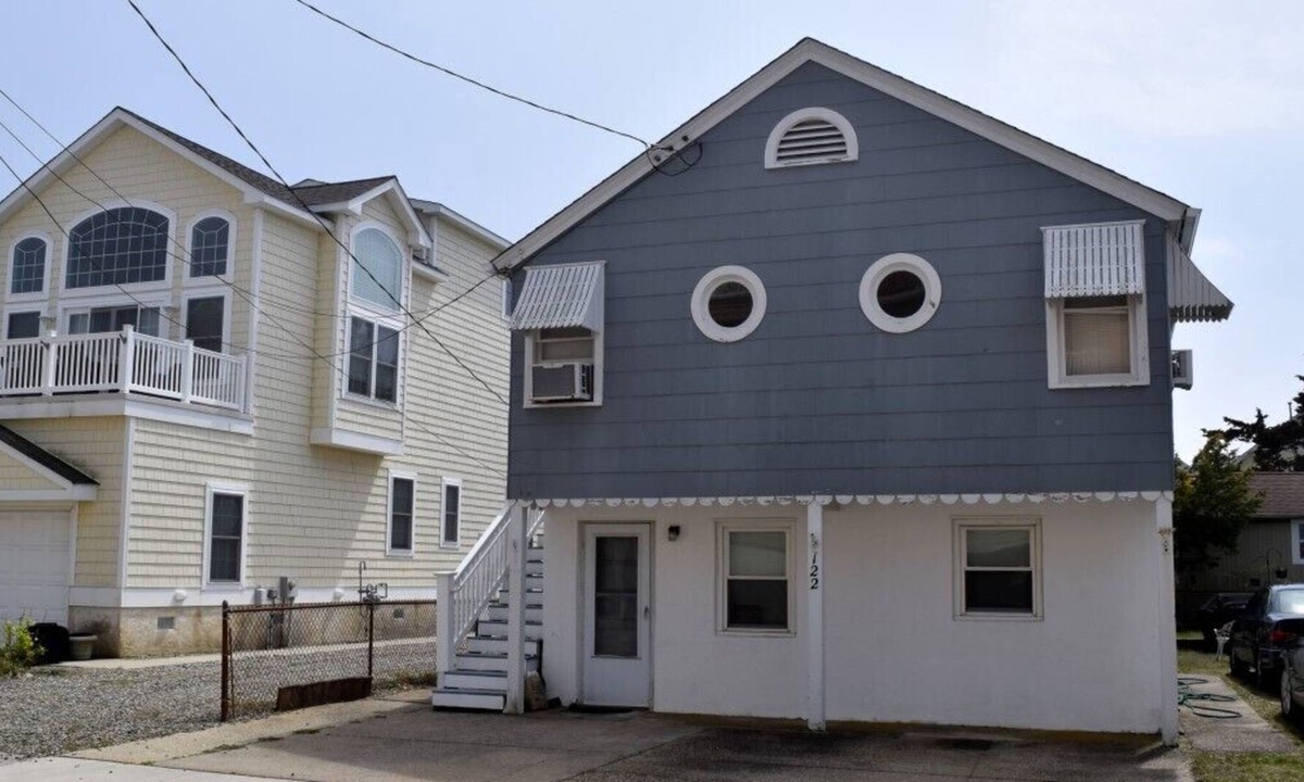 Townsend's Inlet House | Great Townsend Inlet Beachblock location 1st floor of duplex.
