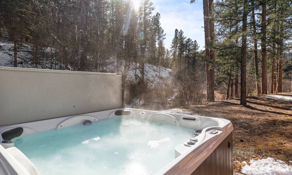 Keystone House | Grizzly Bear Creek- Mt Rushmore Views- w/Hot tub