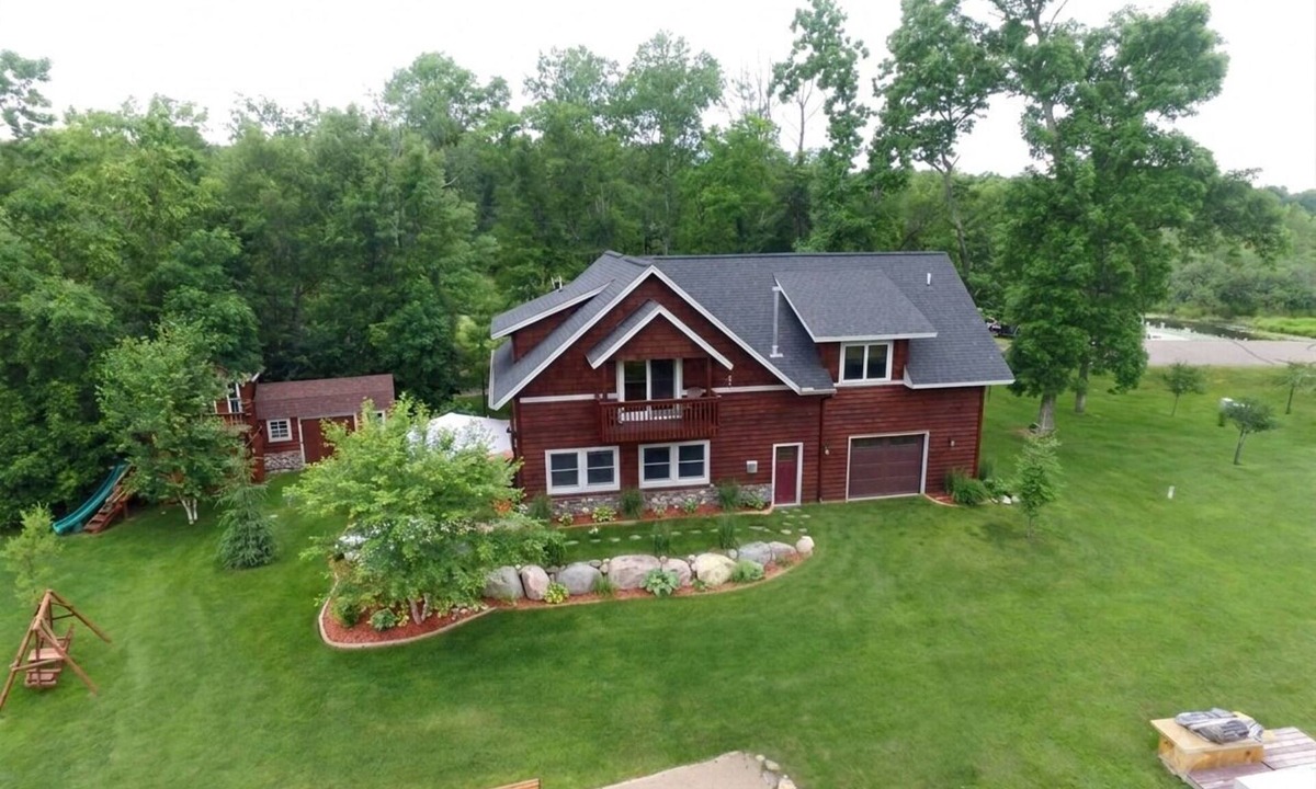 Nisswa House | Gull lake chain, 3br room and kids playhouse. Private area with game room.