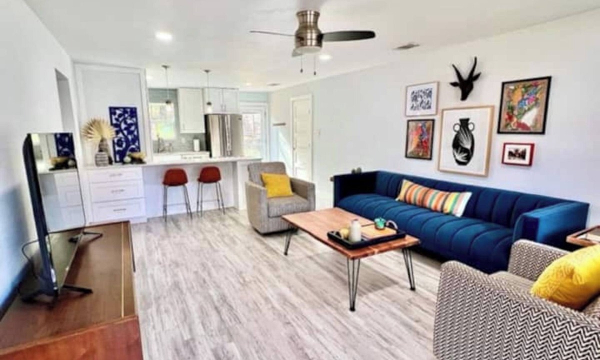 MLK House | Hacienda East - Central + Bright + Just Right