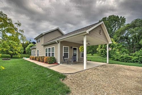 West Shore House | Half Mi to Yacht Club: Home by Perry Lake!