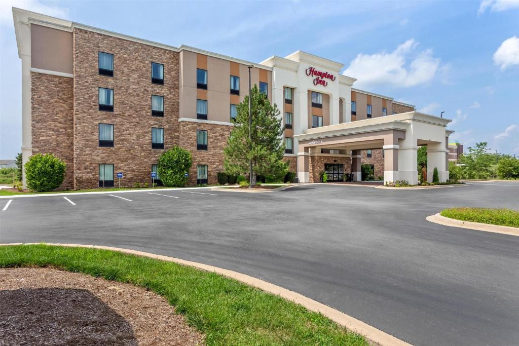 DeKalb Hotel | Hampton Inn Dekalb - Near the University