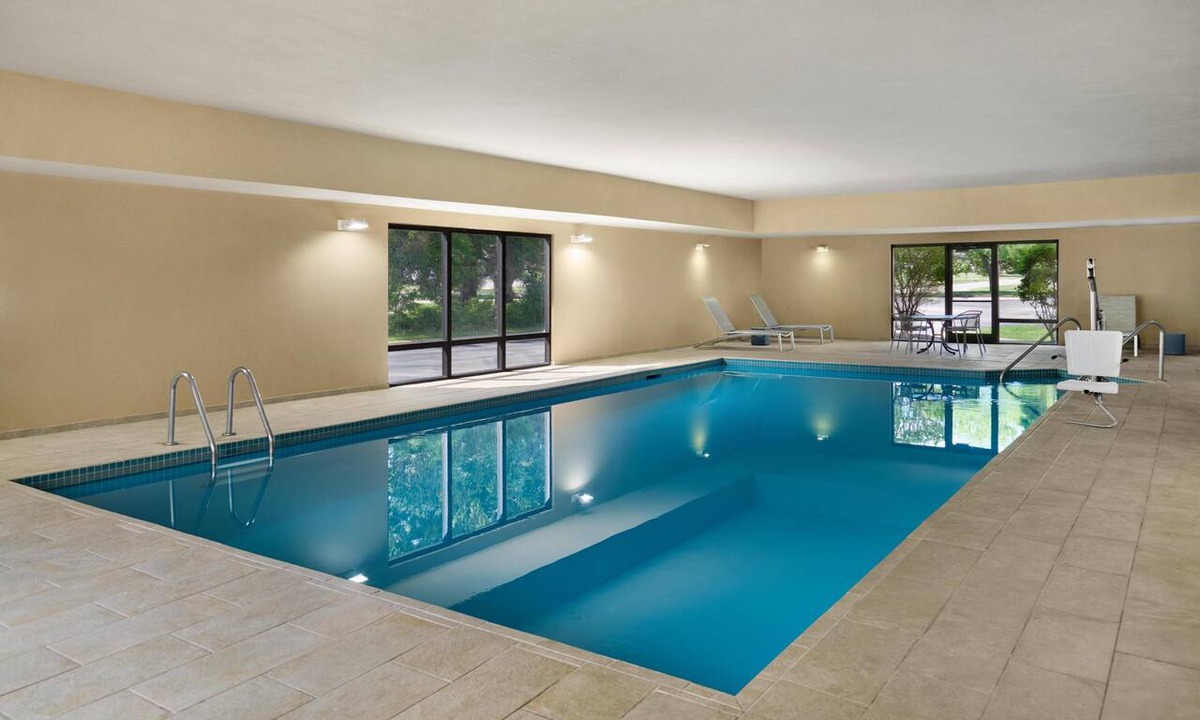 Janesville Hotel | Hampton Inn Janesville