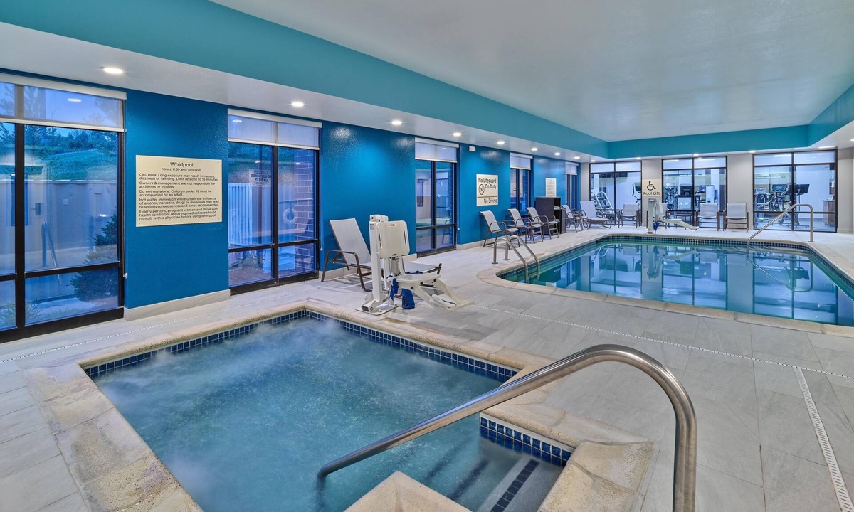Aksarben - Elmwood Park Hotel | Hampton Inn Omaha Midtown-Aksarben Area