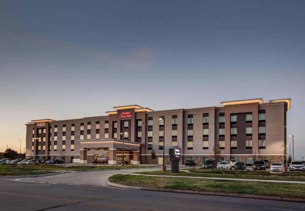 Wichita Hotel | Hampton Inn & Suites-Wichita/Airport, KS